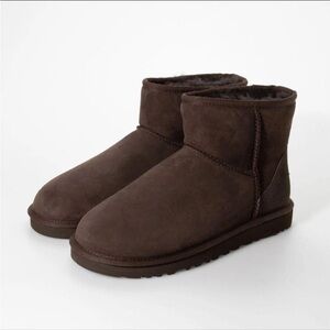 UGGS classic mini II chocolate brown size 9